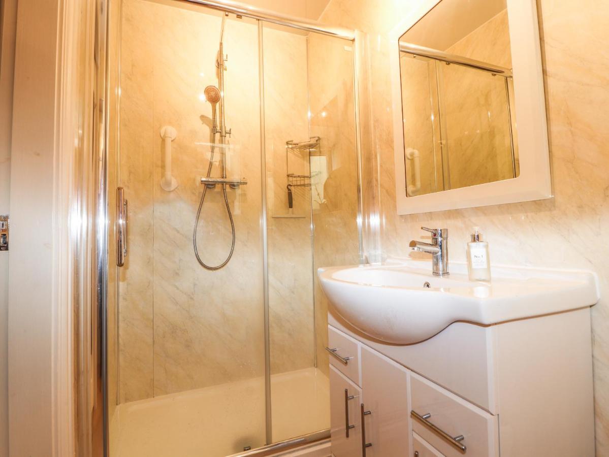 Ty Uchaf Apartment Rhyl Ngoại thất bức ảnh