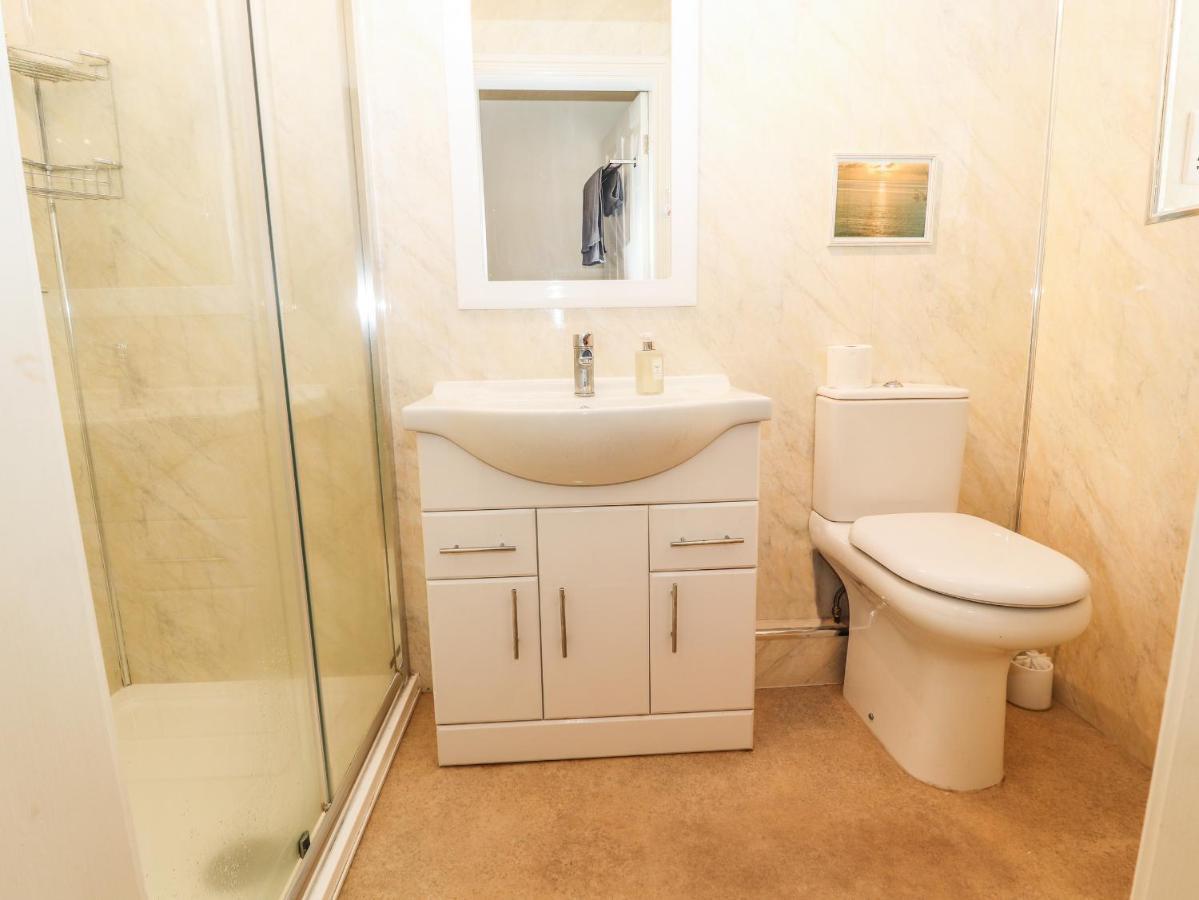 Ty Uchaf Apartment Rhyl Ngoại thất bức ảnh