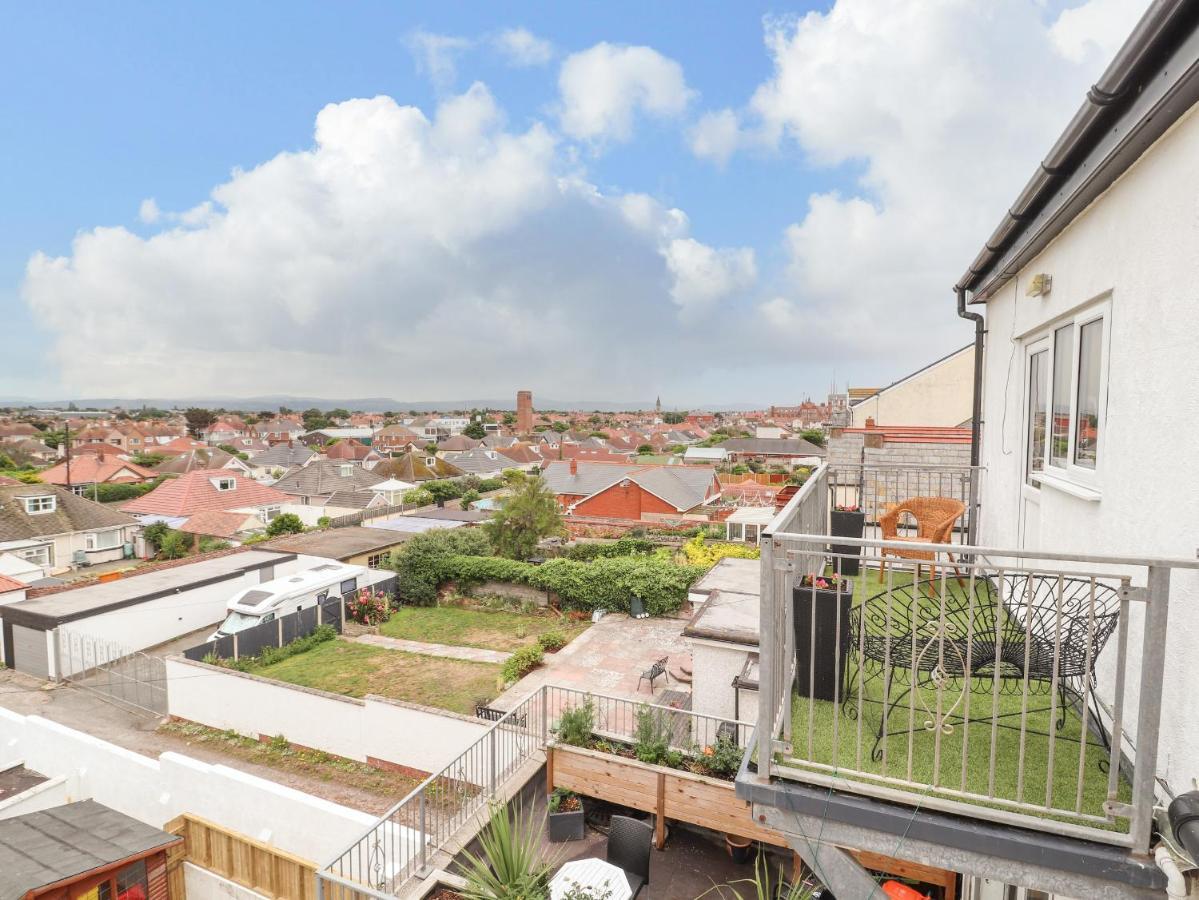 Ty Uchaf Apartment Rhyl Ngoại thất bức ảnh